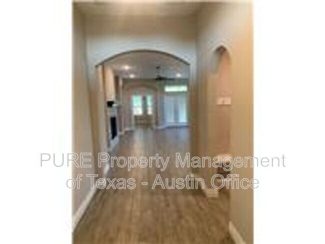 Photo - 805 Muster Bnd