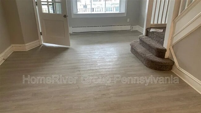 Photo - 5853 Webster St