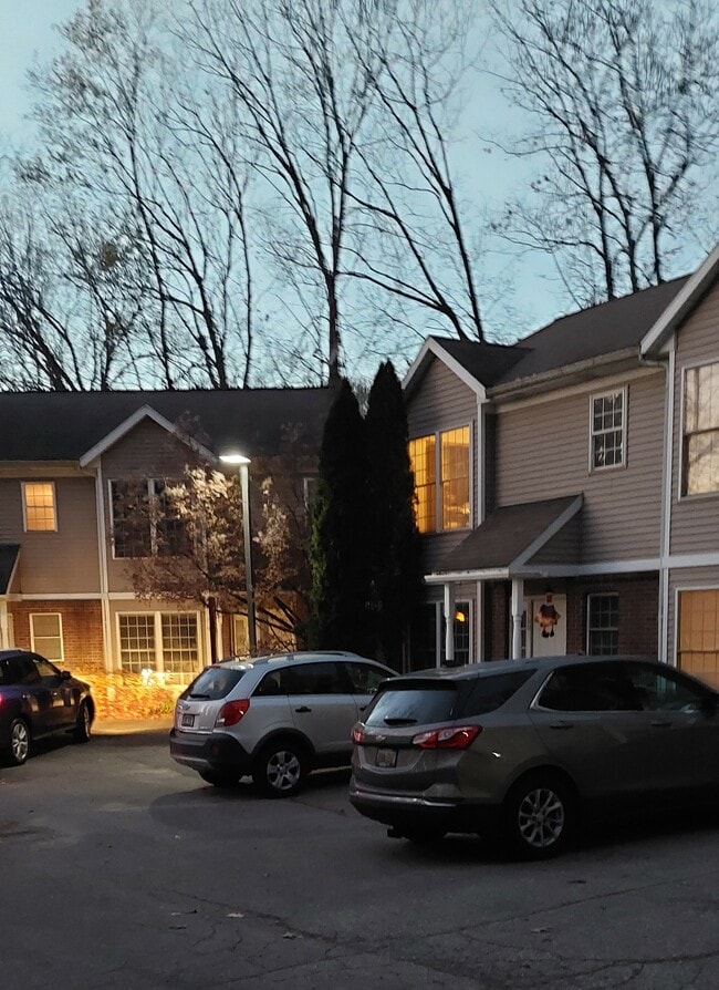 6558 Northland Dr NE Townhome For Rent in Rockford, MI