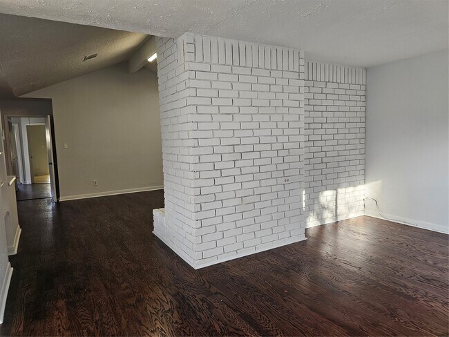 Building Photo - 16038 Glen Mar Dr