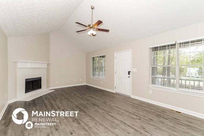 Photo - 411 Grove Pointe Ct