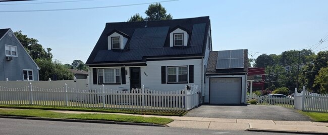 Building Photo - 569 Linden Ave Unit #B Rental