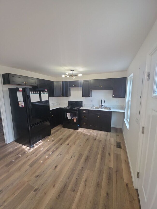 Photo - Cozy Newly Remodeled 2-Bedroom Single-Level Home Near TTU