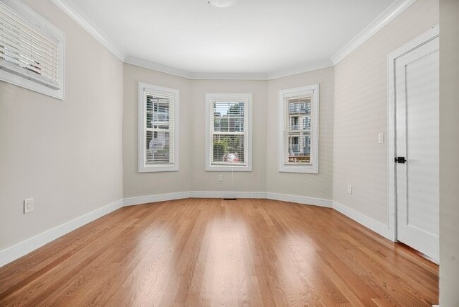 Photo - 44 Iffley Rd Unit #2