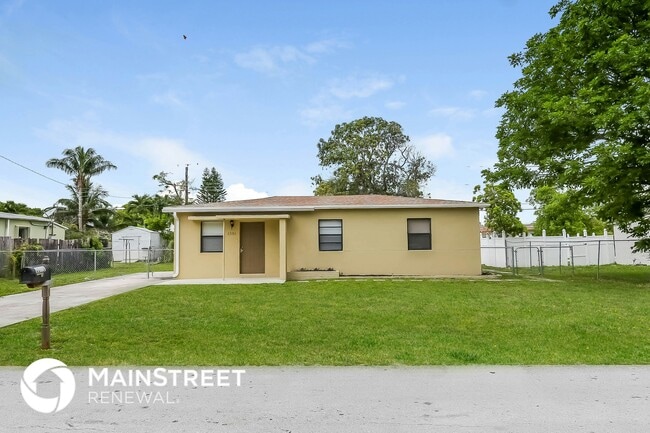 Photo - 1531 NW 12th Ct