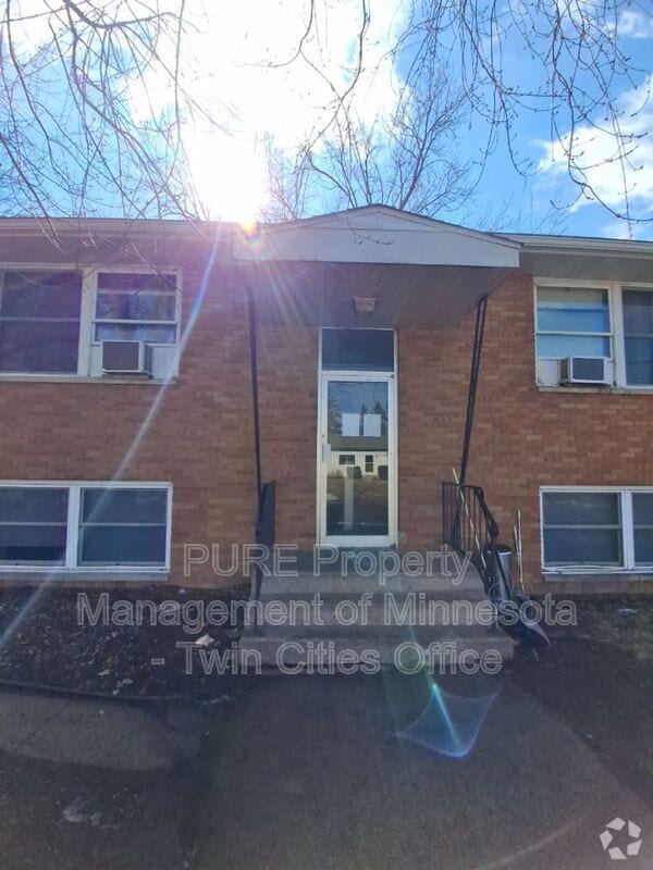 Building Photo - 815 17th St W Unit C Rental