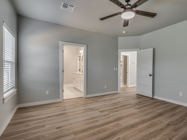 Photo - 11313 N Blackwelder Ave