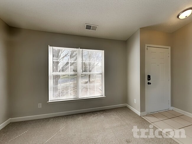Photo - 7117 Red Bud Cir