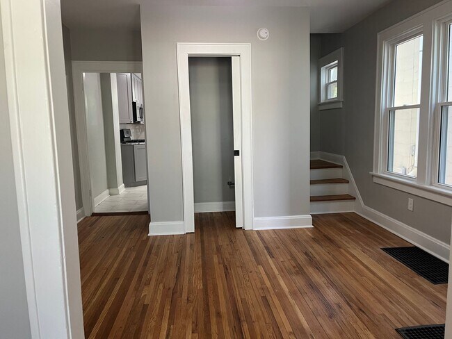 Photo - 2702-2704-2704 Calumet St Unit 2702