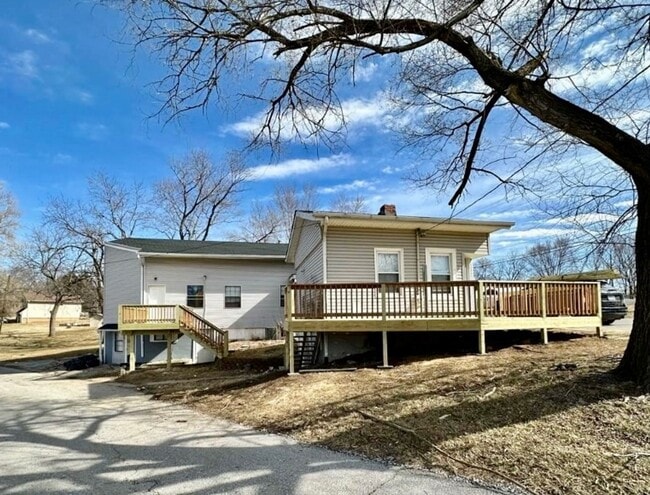 Building Photo - 4306 NE 45th Terrace
