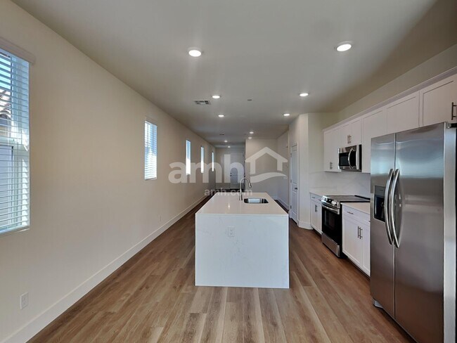 Photo - 501 Silverbell Fls Pl