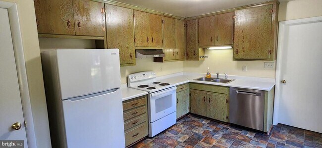 Photo - 45565 Camelot Ct
