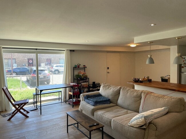 Photo - 1321 I St NE