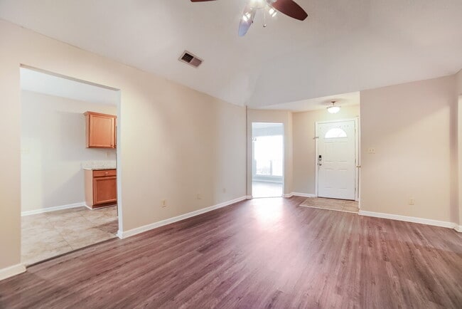 Photo - 6481 Shadow Cross Ln