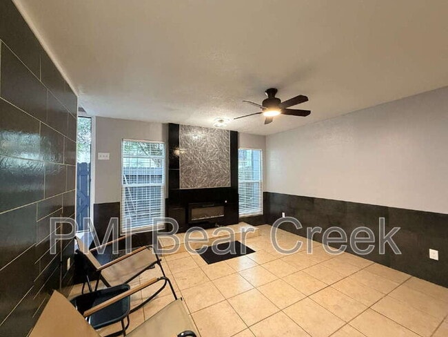 Building Photo - 9550 Deering Dr Unit #509