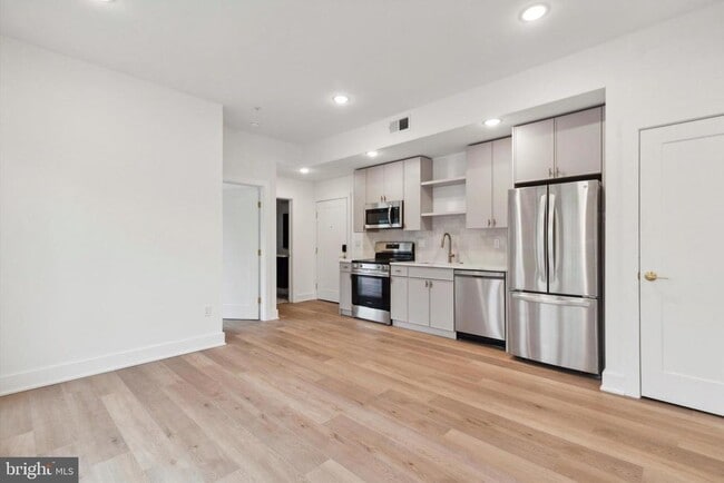 Building Photo - 367 W Hortter St Unit 303 Rental