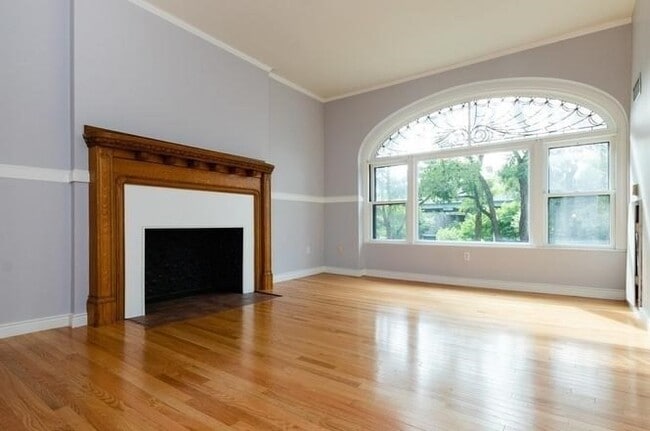 Building Photo - 4 Charlesgate E Unit 105