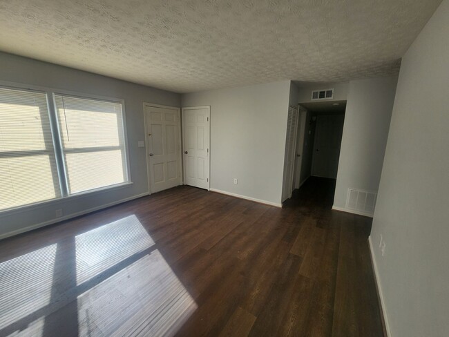 Photo - Renovated 3 bedroom 1 bath home in Valley Station!