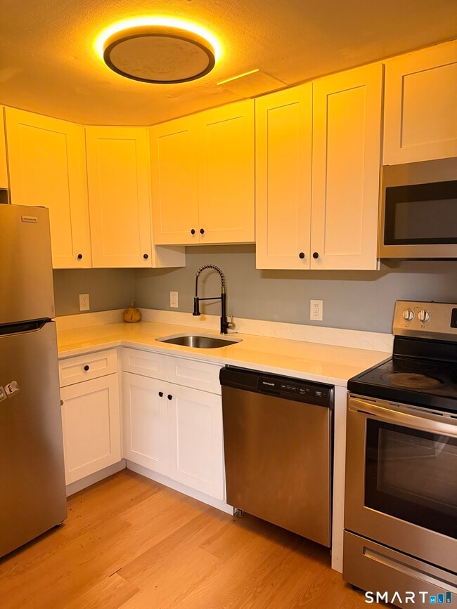 Building Photo - 126 E Liberty St