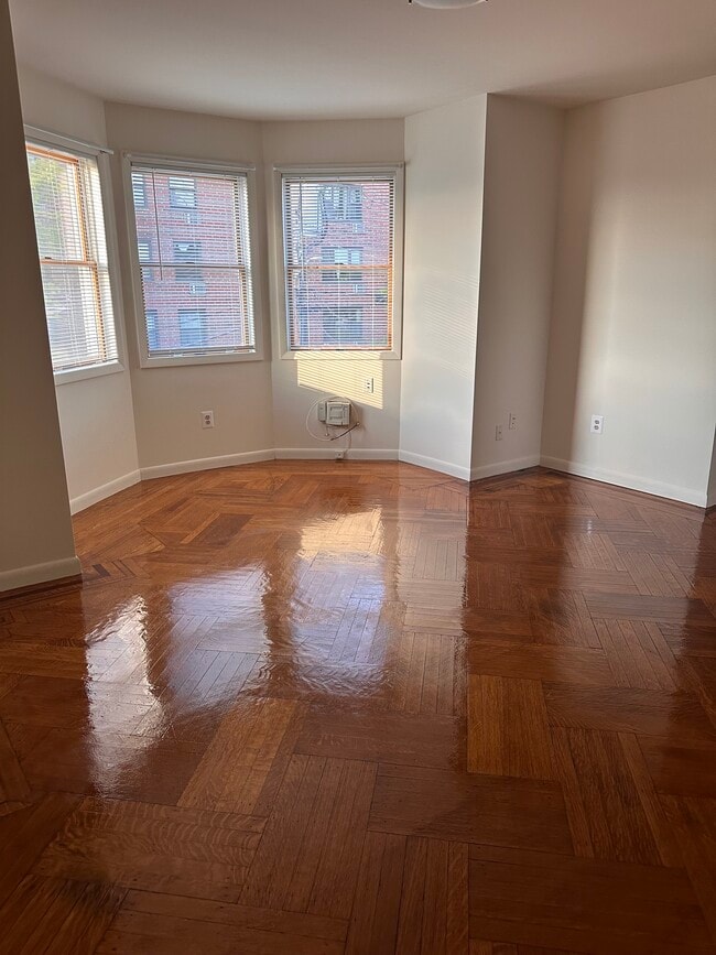 12 Maple Pl Unit 2nd floor