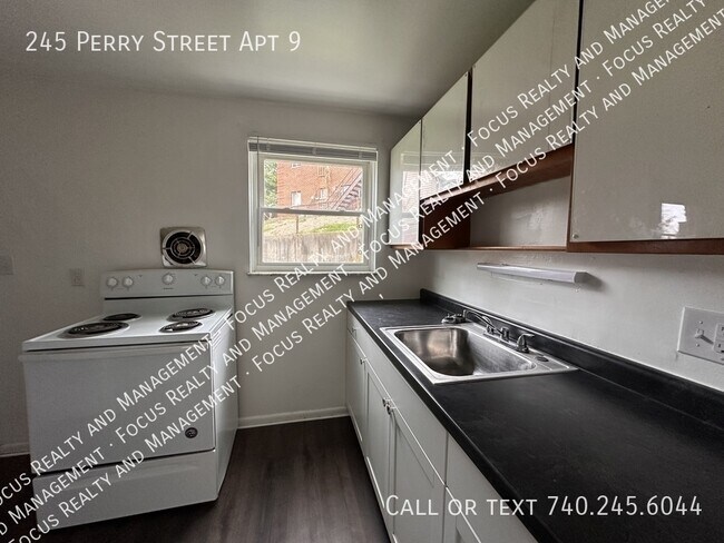 Photo - 245 Perry St Unit 9