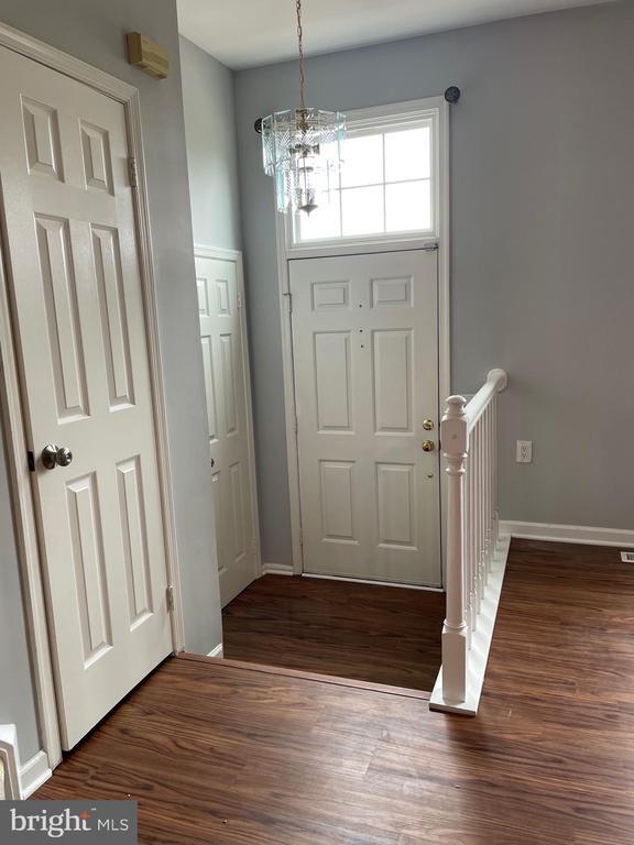 Building Photo - 8048 Hilliard Dr