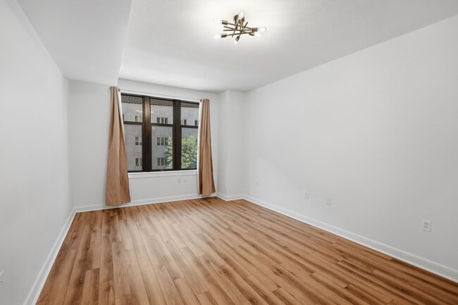 Photo - Penn Quarter Condo | Studio | 1 Bath | 450 Sf Unidad 302
