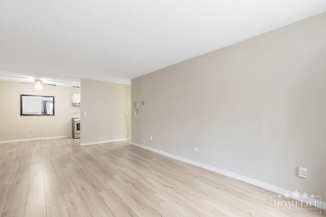 Photo - 1 Bed, 1 Bath Condo for Rent in Surrey Central! Unit 118