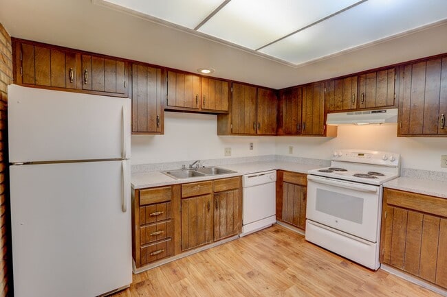 Photo - Applewood Crest Townhomes & Apartments