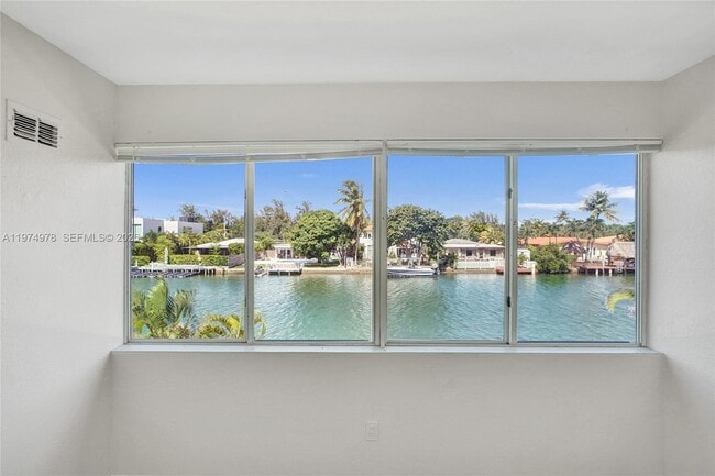 Photo - 1945 Calais Dr Unit 9