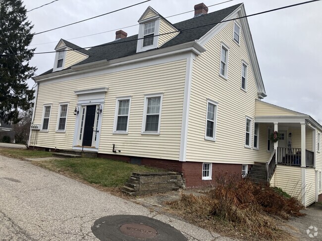Building Photo - 26 Otis Ave Unit 2 Rental