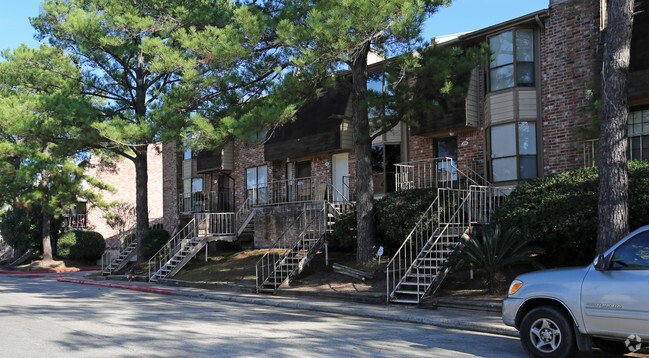 Building Photo - Lakebridge Townhomes