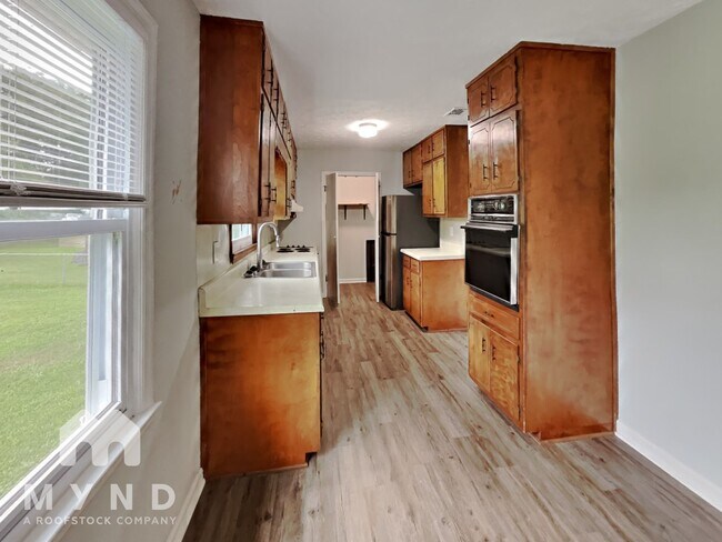 Photo - 2286 Briarwood Cir SW