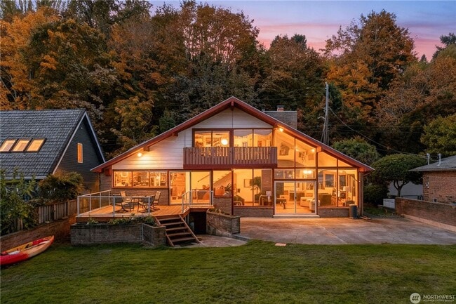 Building Photo - 4Bd/1.75Ba Seattle Home