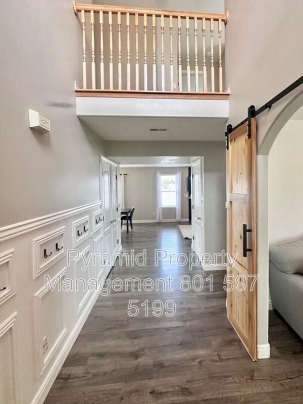 Photo - 2113 Hawthorne St