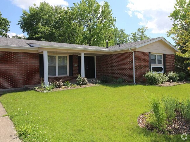 Building Photo - 904 N Duchesne Dr Rental