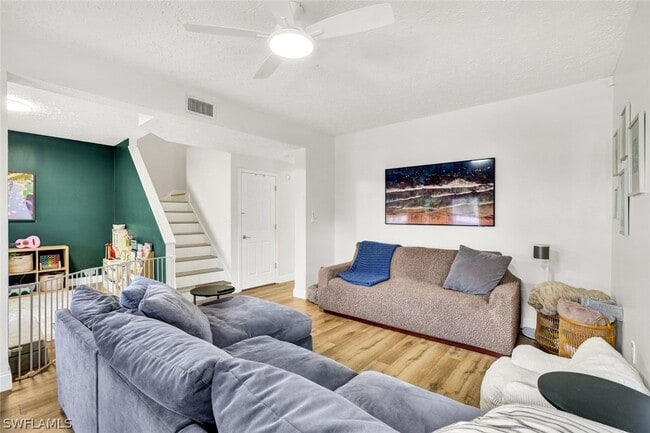 Photo - 534 Leawood Cir