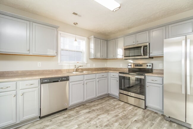 Photo - 1625 Beaconcrest Cir