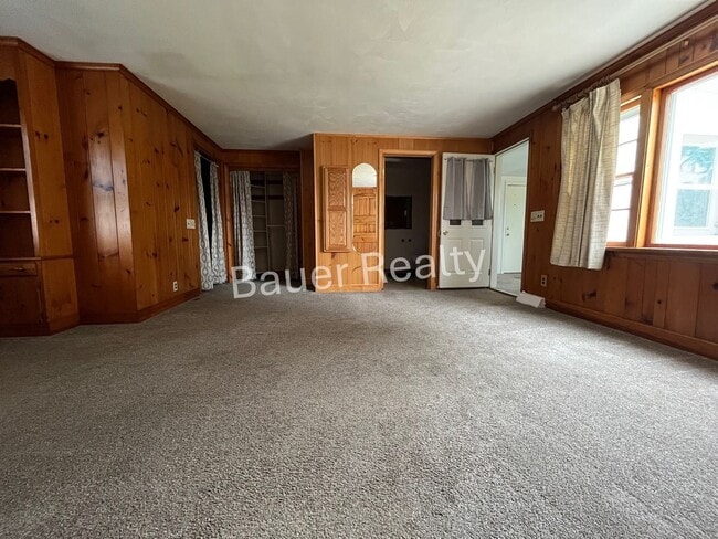 Photo - Huge Home Next to Ashland University