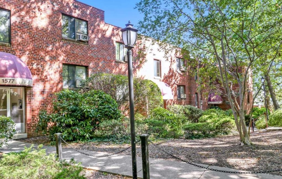 Photo - 1577 N Colonial Terrace