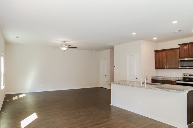 Photo - 576 Greenlee Rd