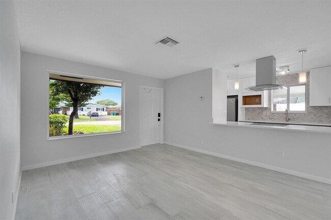 Photo - 4710 SW 43rd Ave