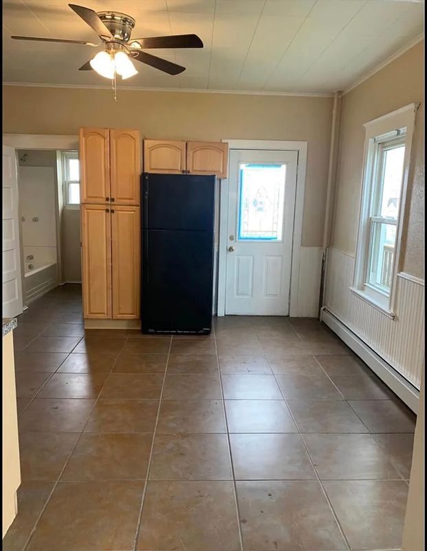 Photo - 382 E Grove St