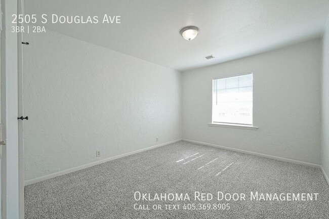 Photo - 2505 S Douglas Ave