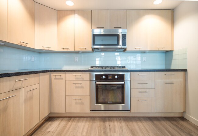 Photo - z-053025-Flora Flats