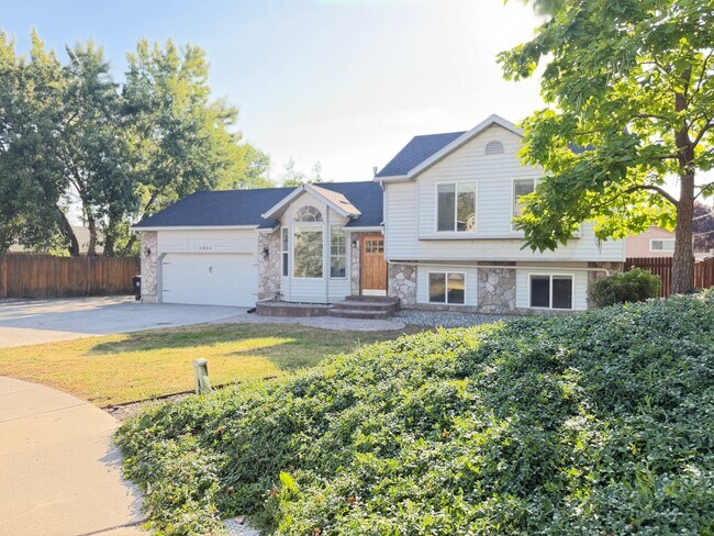 4624 Quiet Cir