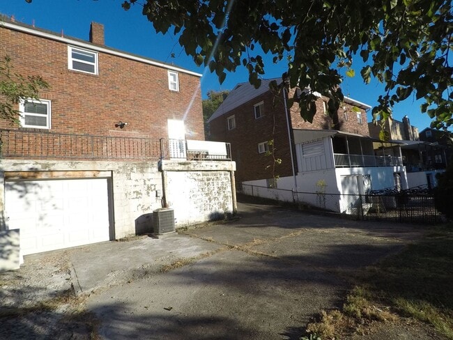Photo - 1744 Pioneer Ave