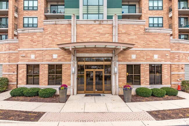 Entrance Image - The Residences at Seven Bridges