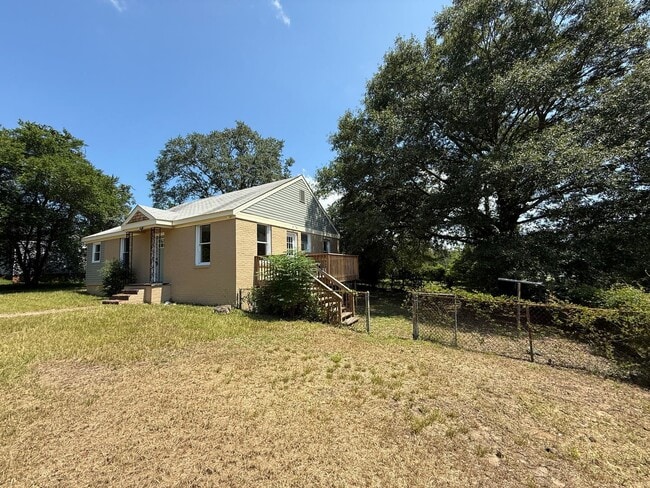Photo - Cozy 2BR Renovated Cottage w/Deck + Fenced...