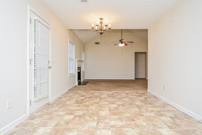 Photo - 10 Stone Ridge Dr